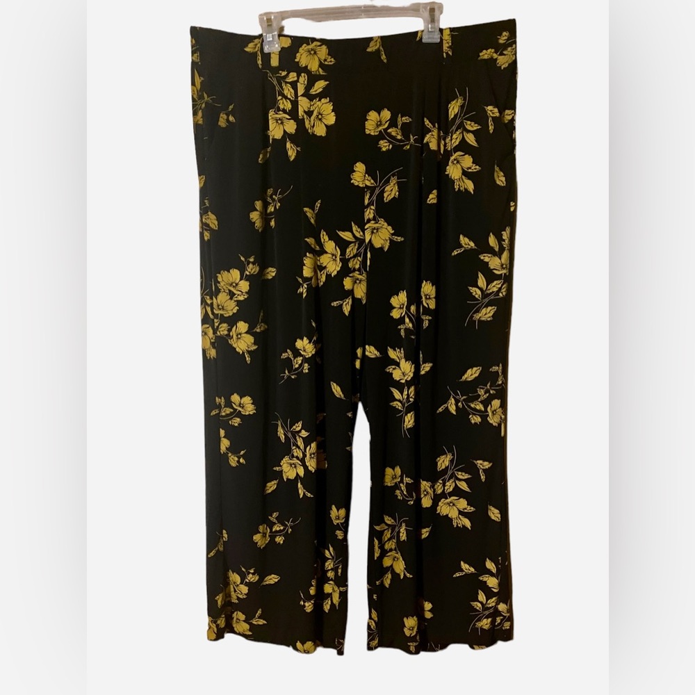 Torrid Wide Leg Floral Black Pants Size 4X Pockets Studio Knit Stretch Pull On